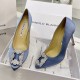 Атласные туфли-лодочки Manolo Blahnik Hangisi 70 с пряжкой