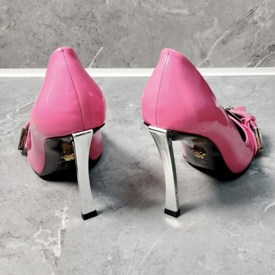 Кожаные туфли-лодочки Versace с ремешком
