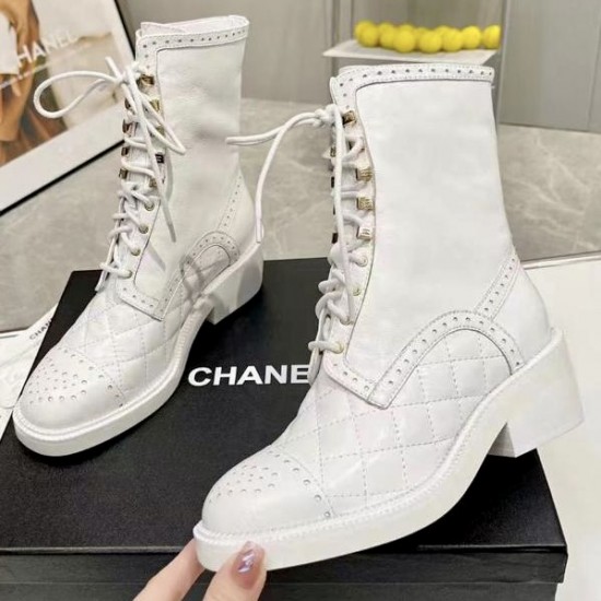 Ботинки Chanel со шнуровкой и перфорацией