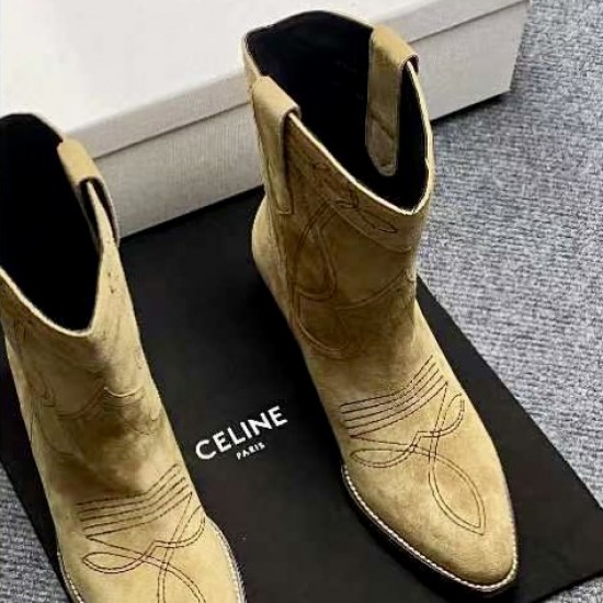 Замшевые казаки Celine с вышивкой