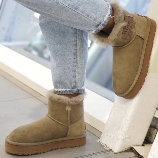 Зимние угги UGG Classic Mini с ремешком