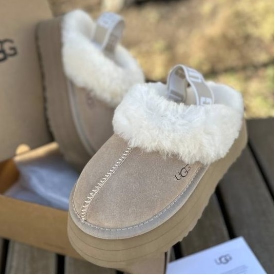 Зимние тапочки UGG Funkette Suede