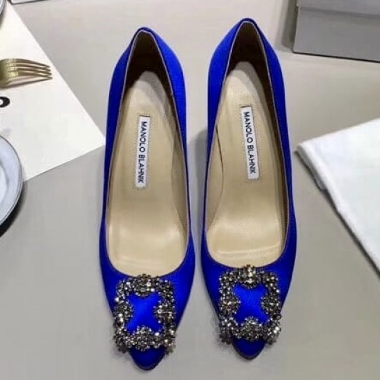 Атласные туфли-лодочки Manolo Blahnik Hangisi 90 с пряжкой