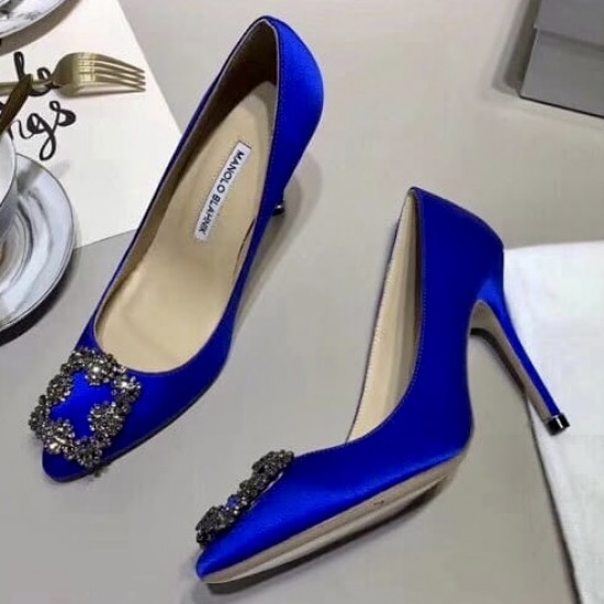 Атласные туфли-лодочки Manolo Blahnik Hangisi 90 с пряжкой