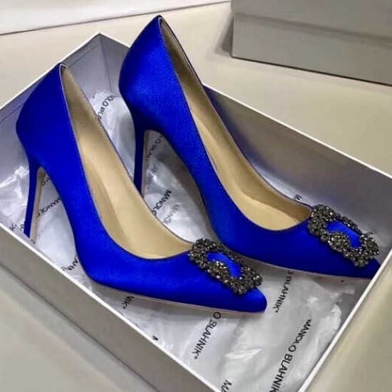 Атласные туфли-лодочки Manolo Blahnik Hangisi 90 с пряжкой