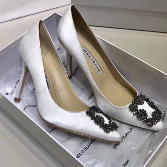 Атласные туфли-лодочки Manolo Blahnik Hangisi 90 с пряжкой