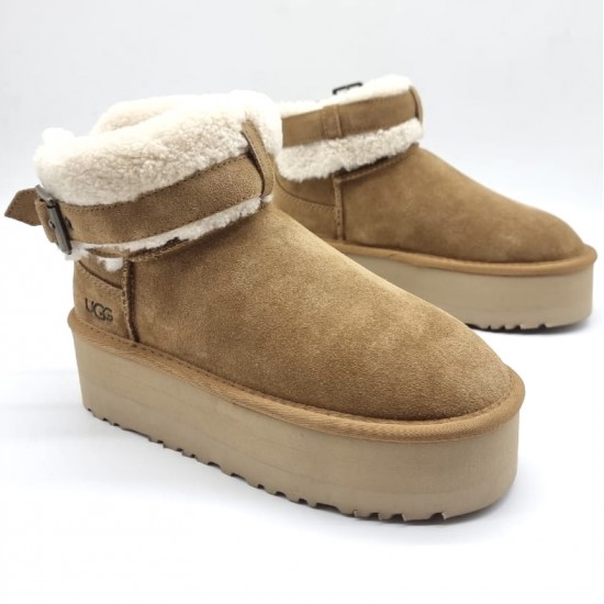 Зимние угги UGG с меховой отделкой