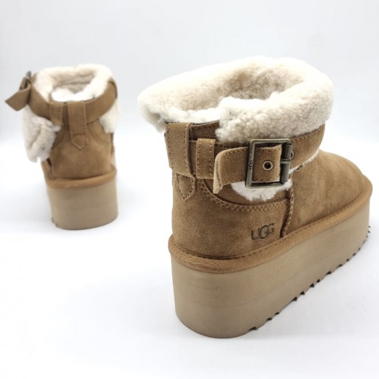 Зимние угги UGG с меховой отделкой