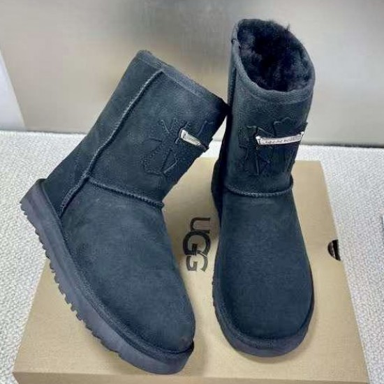 Зимние угги UGG Classic Short