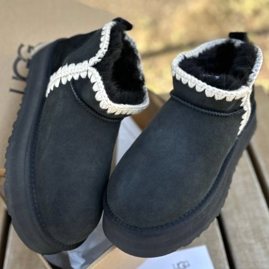 Зимние угги UGG Classic Ultra Mini с вышивкой