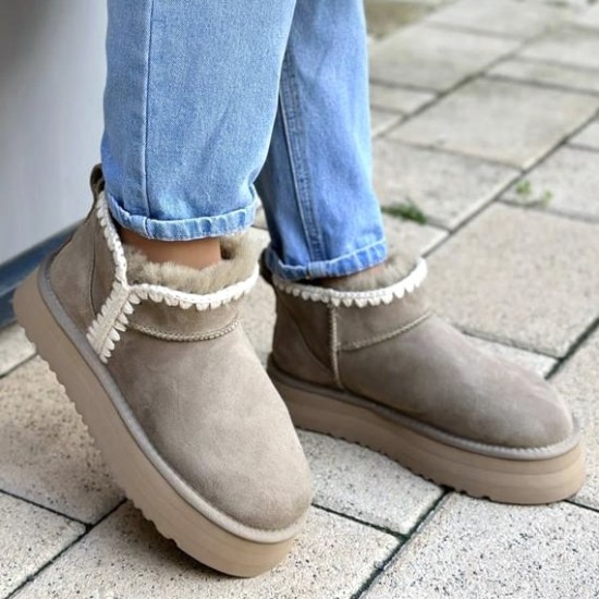 Зимние угги UGG Classic Ultra Mini с вышивкой