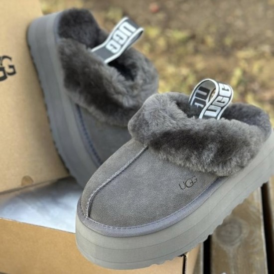 Зимние тапочки UGG Funkette Suede