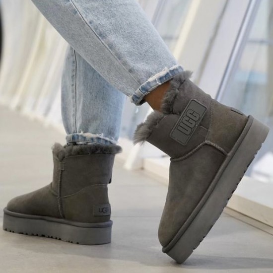 Зимние угги UGG Classic Mini с ремешком