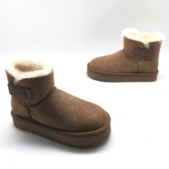 Зимние угги UGG Classic Mini с ремешком