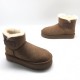 Зимние угги UGG Classic Mini с ремешком