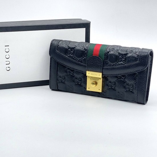 Кошелек Gucci чёрный стеганый с орнаментом GG и фирменной лентой