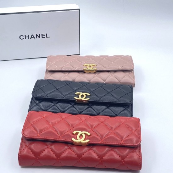 Кошелек Chanel красный из гладкой кожи со стеганым узором