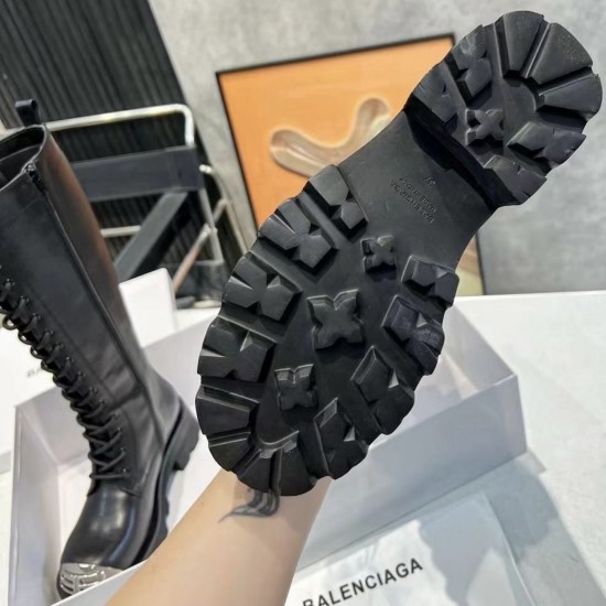 Кожаные сапоги Balenciaga со шнуровкой