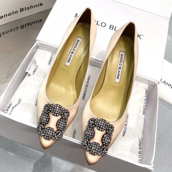 Атласные туфли-лодочки Manolo Blahnik Hangisi 70 с пряжкой