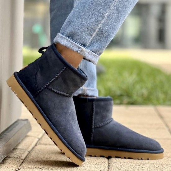 Зимние угги UGG Classic Mini