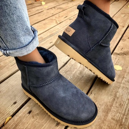 Зимние угги UGG Classic Mini