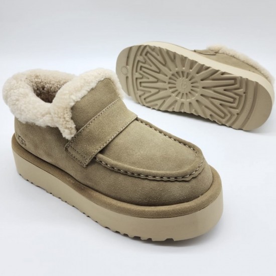 Зимние угги UGG с меховой отделкой