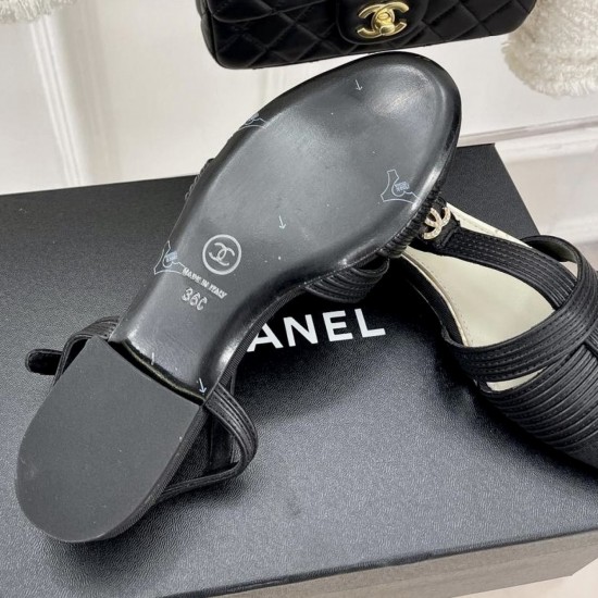 Босоножки Кожаные босоножки Chanel с логотипом