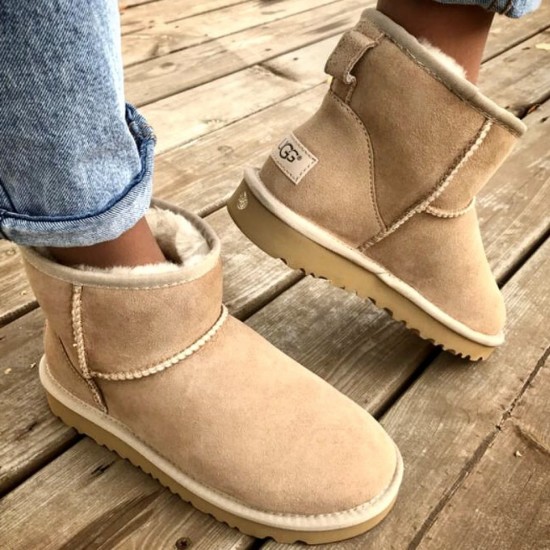 Зимние угги UGG Classic Mini