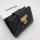 Кошелёк Chanel чёрный с пряжкой-застёжкой брендом