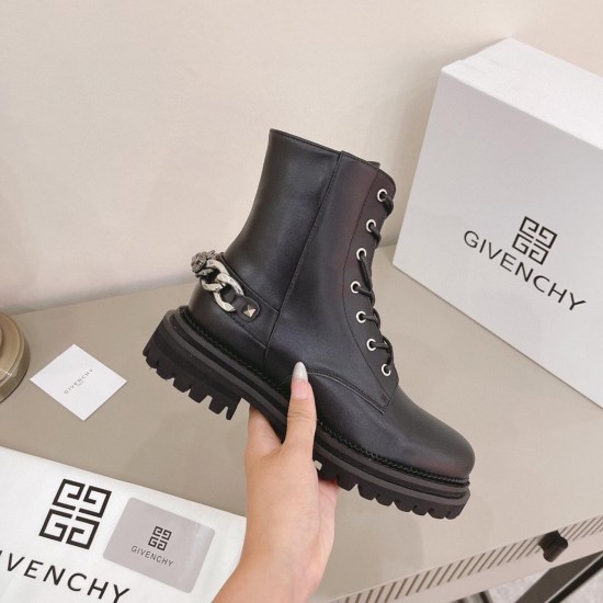 Ботинки Givenchy с цепочкой на пятке