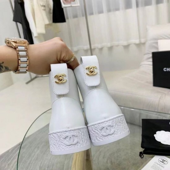 Ботинки Chanel на шнуровке белые