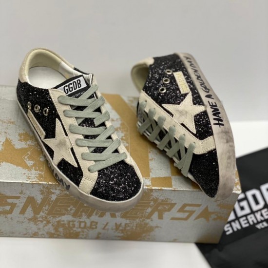 Сникеры Golden Goose Super-Stars с чёрными блёстками