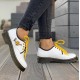 Лоферы Dr. Martens с цветными шнурками