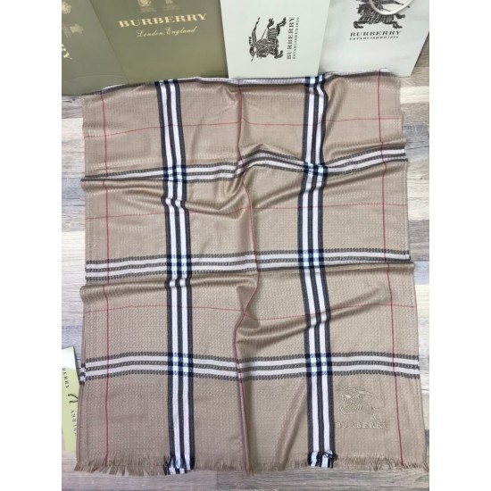 Палантин Burberry в крупную клетку