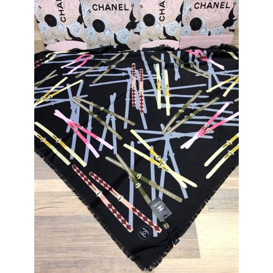 Платок Chanel с разноцветными полосками