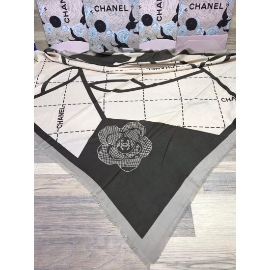Платок Chanel с принтом цветка