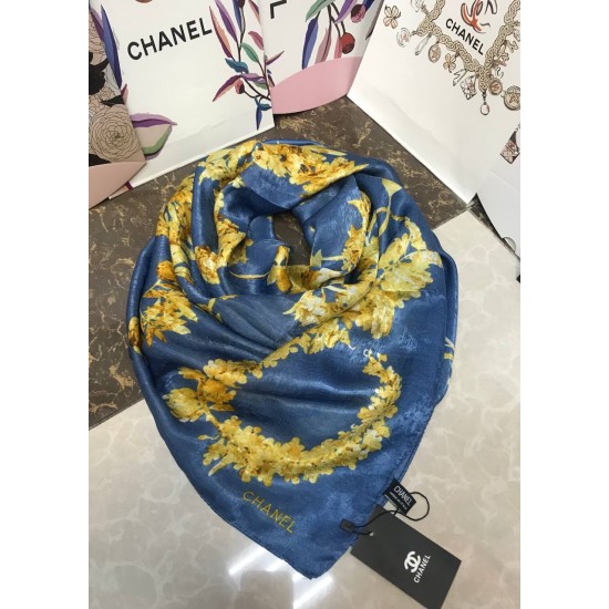 Шёлковый платок Chanel синий