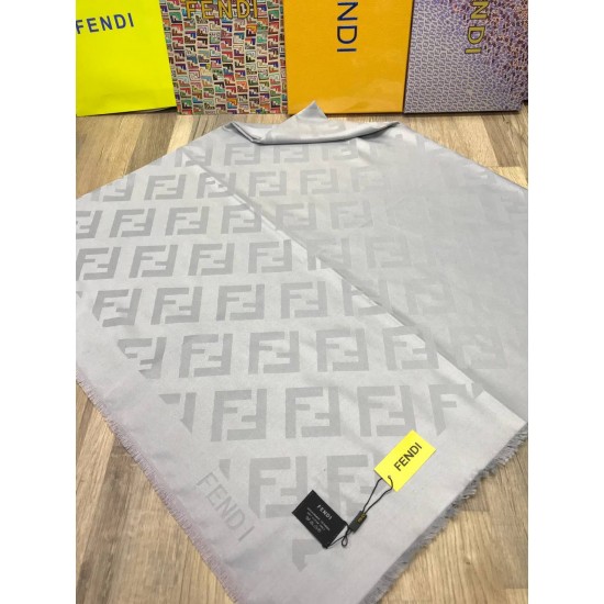 Платок Fendi пепельный