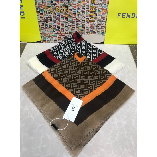 Платок Fendi