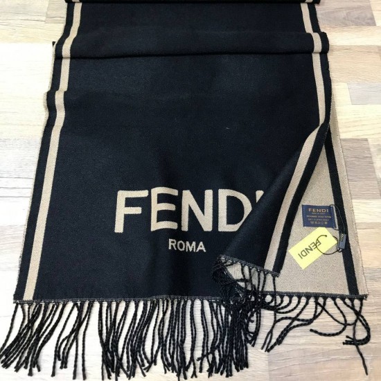 Шарф - палантин Fendi с бахромой чёрный