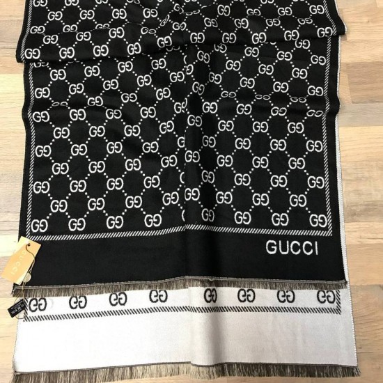 Палантин Gucci GG Supreme чёрно-белый