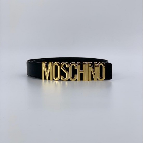 Ремень Moschino с золотистой пряжкой