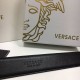 Ремень VERSACE с роскошной золотистой пряжкой