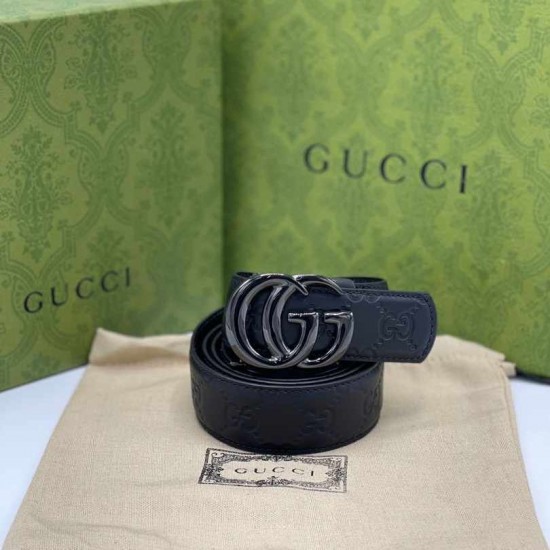 Ремень Gucci с тиснением Signature и чёрной пряжкой GG