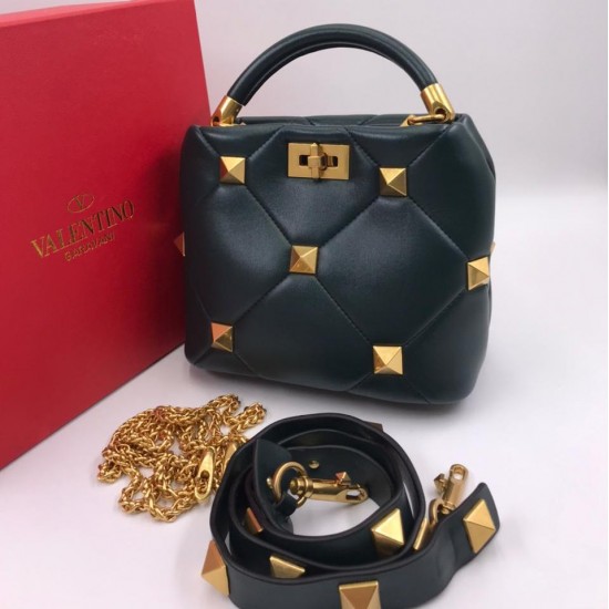 Сумка Valentino Roman Stud The Handle Bag мокрый асфальт