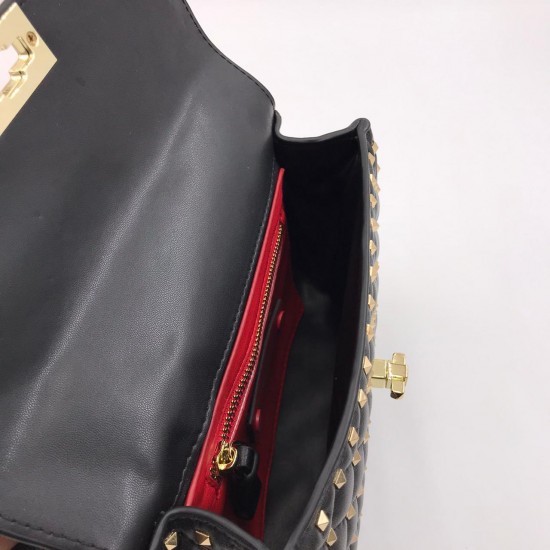 Сумка Valentino Roman Stud The Shoulder Bag чёрная