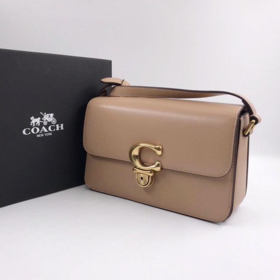 Сумка Coach из гладкой кожи бежевая