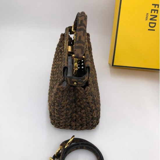 Клатч Fendi PEEKABOO ICONIC MINI