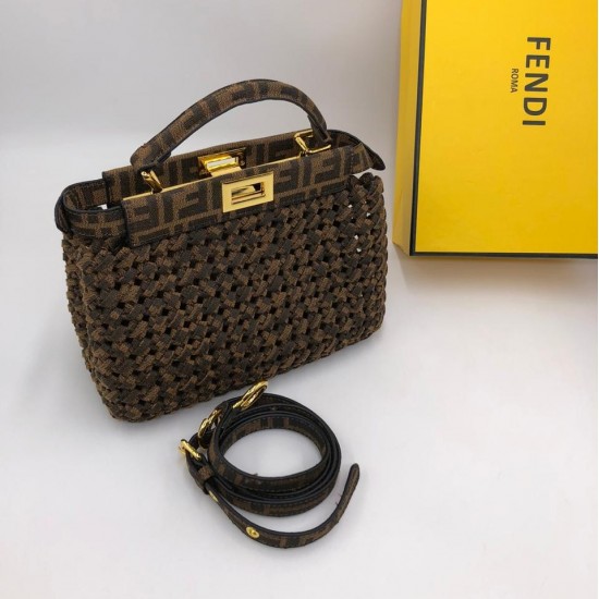 Клатч Fendi PEEKABOO ICONIC MINI