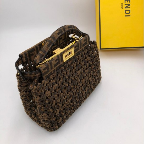 Клатч Fendi PEEKABOO ICONIC MINI